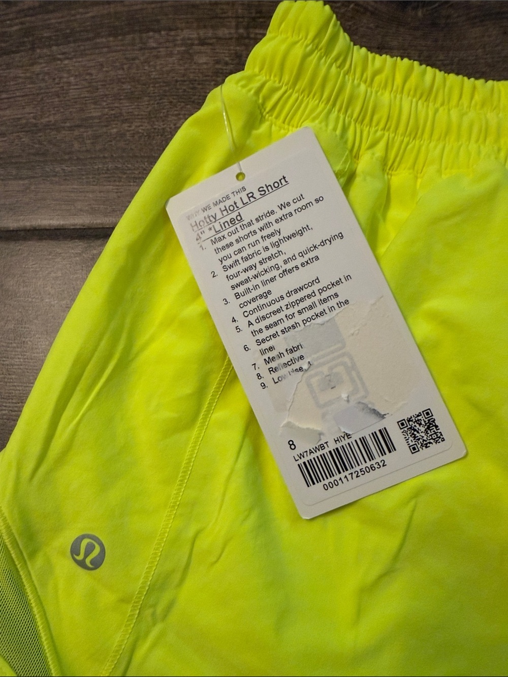 Lululemon Hotty Hot LR Short. 4in. HIYE. NWT. 8. - Picture 3 of 5
